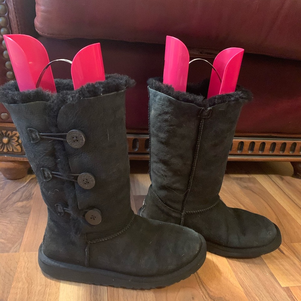 Ugg Bailey Button Black - image 1